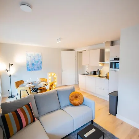 Deluxe 3 Bedroom Serviced 73m2 *